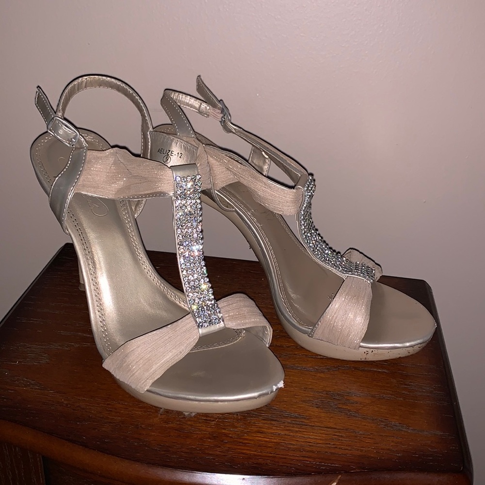 Gold bling shoes with 3.5 inch heel